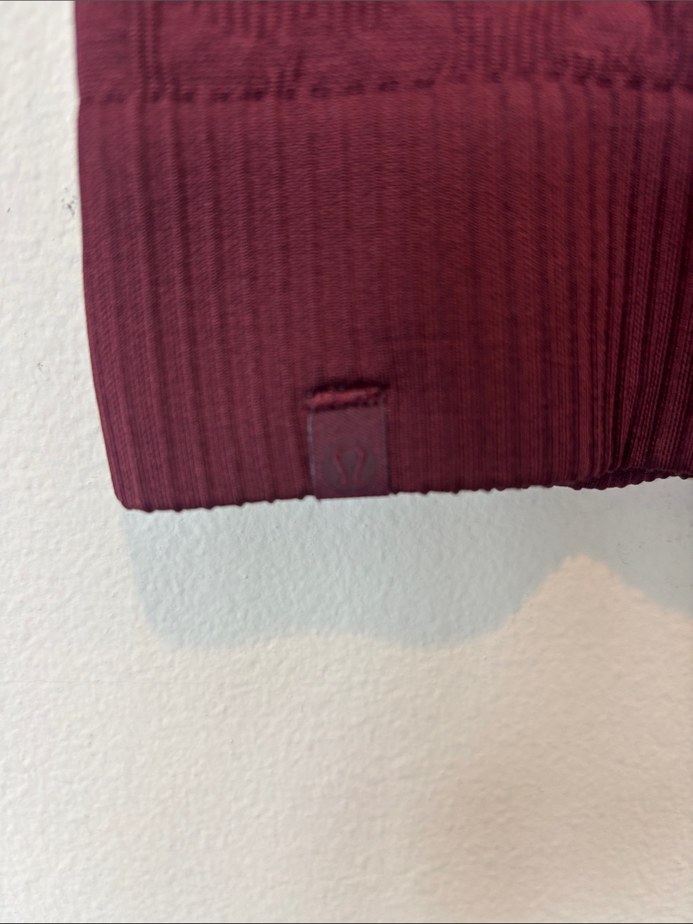 Lululemon women’s Long-Sleeve Crewneck Top in Burgundy - Size 2 - Picture 4 of 4